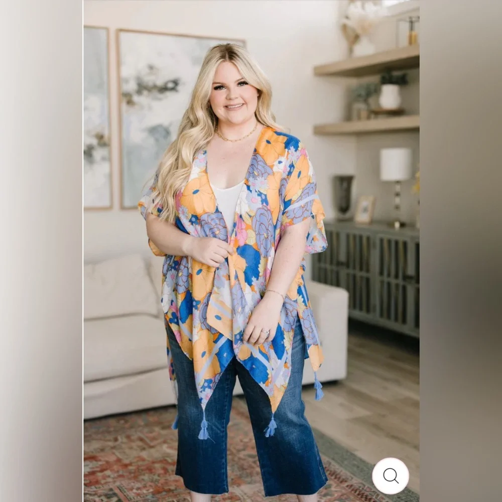 ⭐️New DO EVERYTHING IN LOVE
Floral Print Kimono - Picture 5 of 15